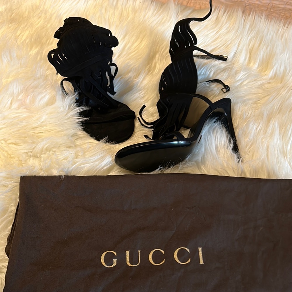 Gucci Becky Gladiator fringe Sandal. Black suede